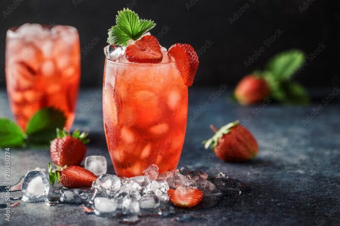 Erdbeer-Cocktail mit frischen Erdbeeren
